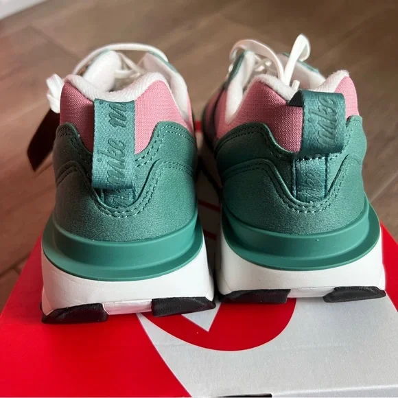 Nike Air Max Dawn - Picture 9 of 14